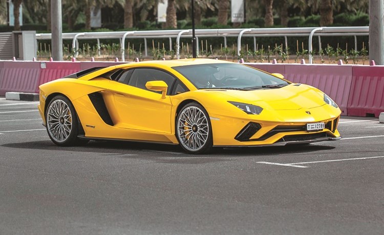 «فؤاد الغانم وأولاده للسيارات» تقدم لامبورغيني Aventador S الجديدة كلياً