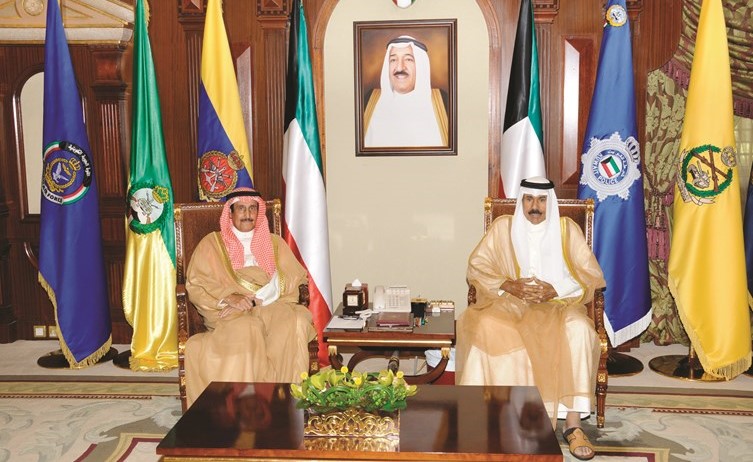 سمو ولي العهد الشيخ نواف الأحمد مستقبلا الشيخ د.ابراهيم الدعيج﻿