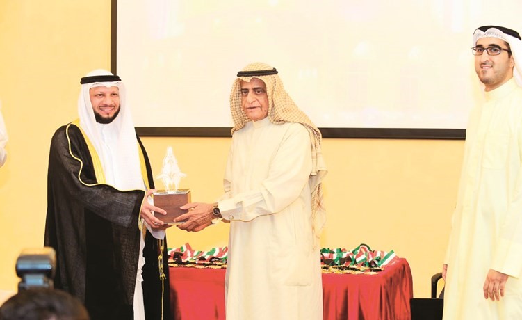 نوري العثمان مكرما براك الشيتان﻿