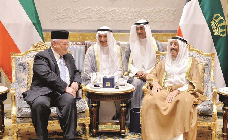صاحب السمو الأمير الشيخ صباح الأحمد مستقبلا وزير خارجية بروناي بهين ليم جوك سينغ ﻿