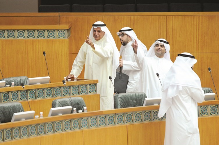 عبدالله الرومي واسامة الشاهين ورياض العدساني﻿