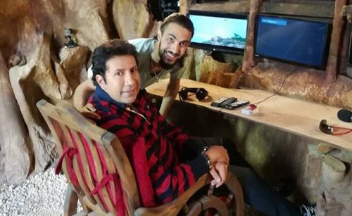 بالفيديو.. هاني رمزي يؤكد جاهزيّته لإلقاء النجوم من أعلى جبال لبنان