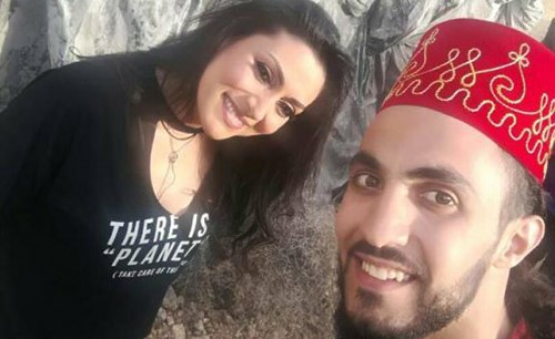 بالفيديو.. هاني رمزي يؤكد جاهزيّته لإلقاء النجوم من أعلى جبال لبنان