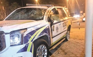 انقلاب الدورية تسبب في إصابة شرطي﻿