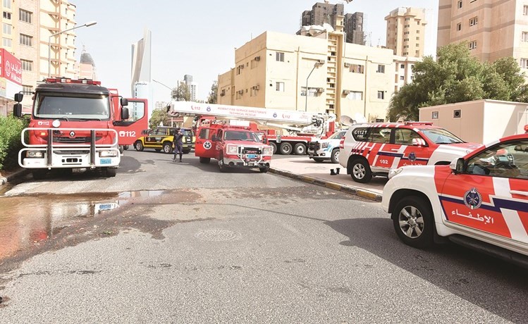 رجال الإطفاء هرعوا لموقع الحريق﻿