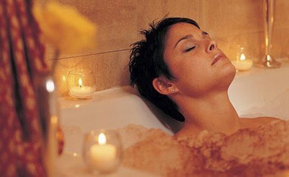 أغرب عادات الاستحمام في منتجعات سياحية عالمية