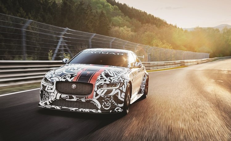 قسم العمليات الخاصة في جاكوار لاند روفر يكشف عن جاكوار XE SV PROJECT 8