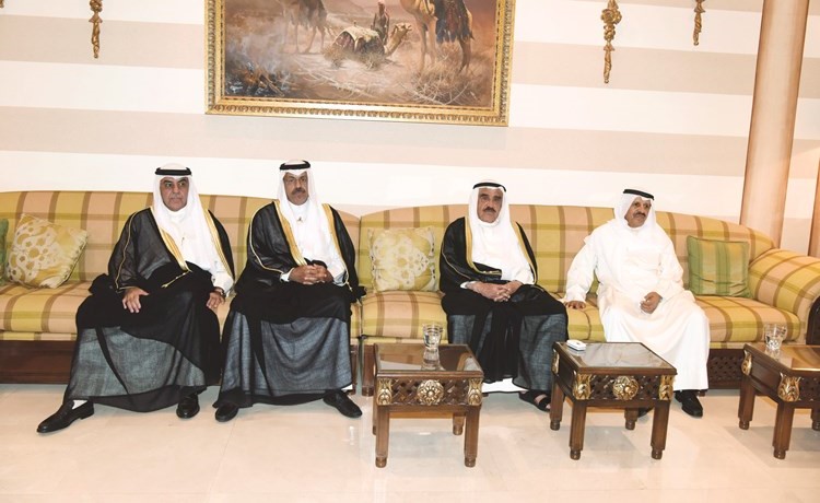 الشيخ فيصل السعود والشيخ أحمد النواف والشيخ دعيج الخليفة﻿