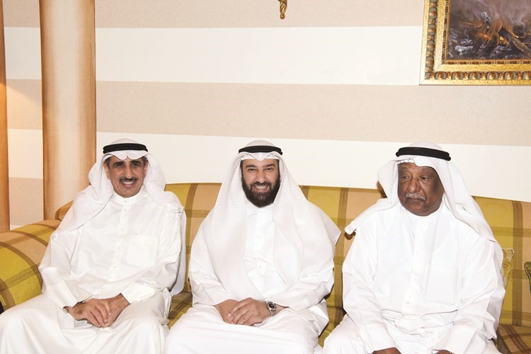د.علي العمير ومحمد الرومي وأحد الحضور﻿
