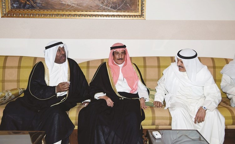 الشيخ د.إبراهيم الدعيج والشيخ علي العبدالله والشيخ دعيج الخليفة﻿