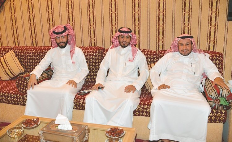 منتسبو السفارة السعودية خلال المأدبة﻿