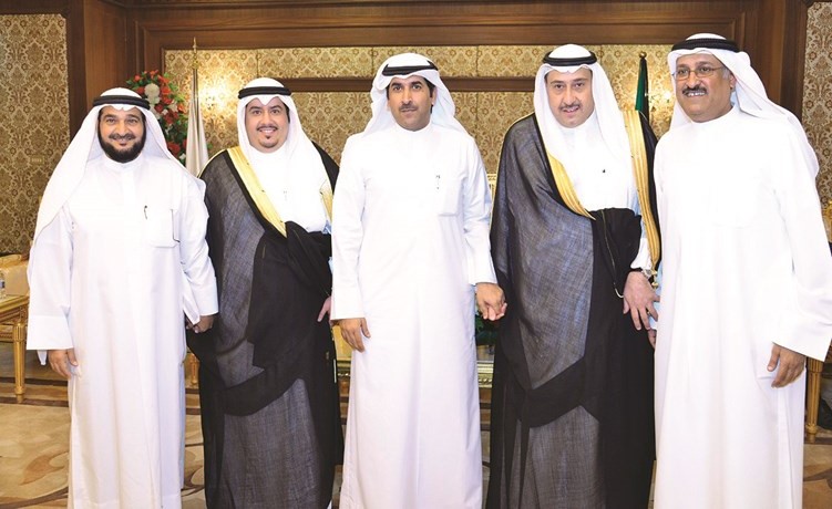 النائب فراج العربيد مهنئا الشيخ فيصل الحمود ﻿