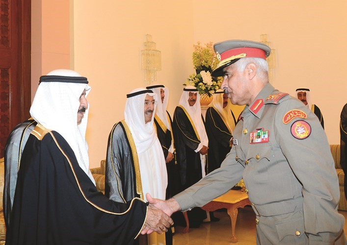صاحب السمو الملكي الأمير خليفة بن سلمان والفريق الركن محمد الخضر﻿