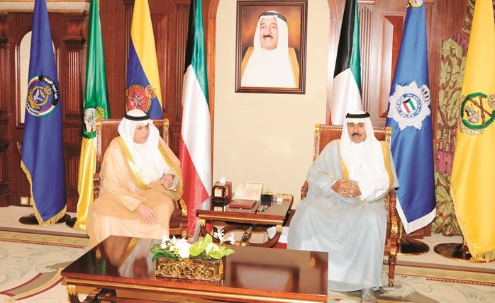 سمو ولي العهد الشيخ نواف الأحمد مستقبلا الشيخ خالد الجراح ﻿