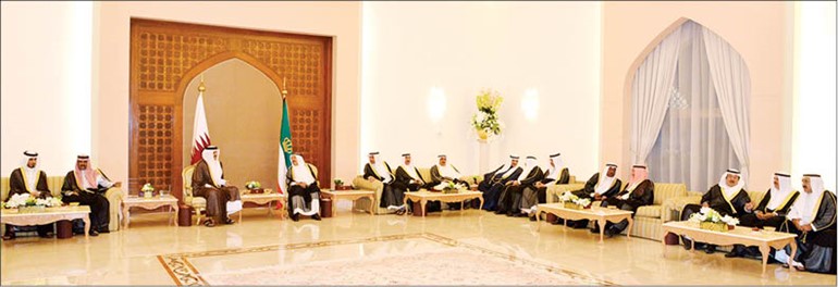 الأمير بحث مع تميم بن حمد دعم العمل الخليجي المشترك