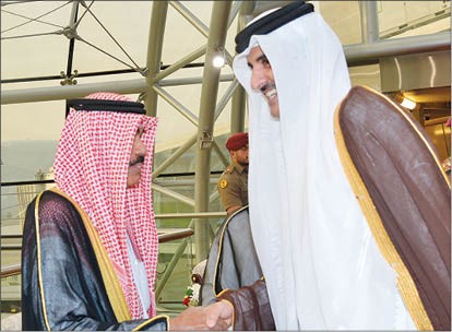 الأمير بحث مع تميم بن حمد دعم العمل الخليجي المشترك