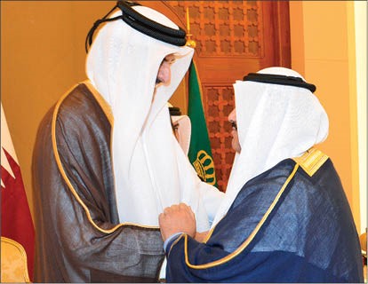الأمير بحث مع تميم بن حمد دعم العمل الخليجي المشترك