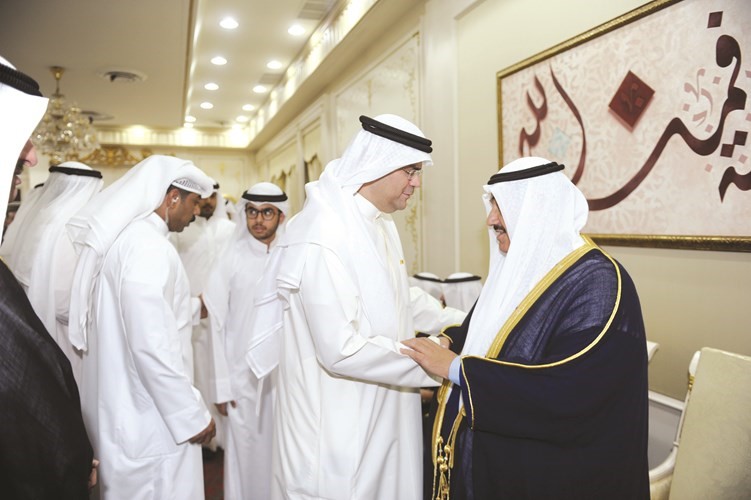 عبدالعزيز إسحق مباركا﻿