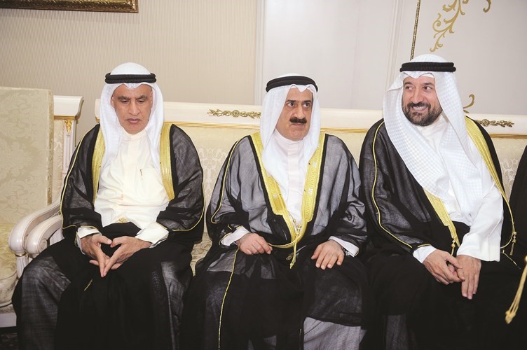 الشيخ علي سالم العلي والشيخ محمد اليوسف وصالح الفضالة ﻿