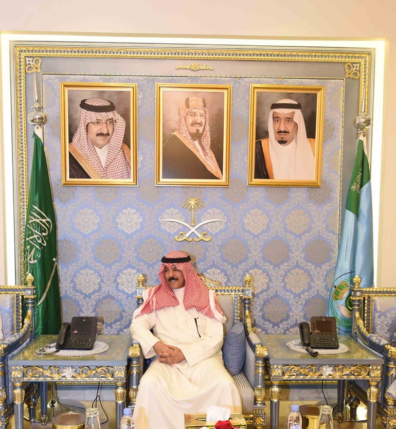 وزير الدفاع  في قاعدة الملك خالد الجوية