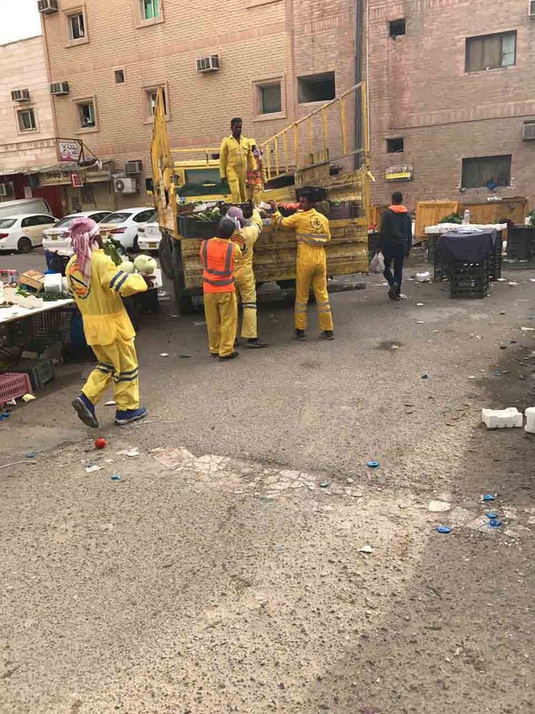 إتلاف حمولة 3 لوري من الخضروات والفواكه في "الفروانية"