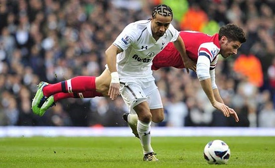نجم الكاميرون.. من الملاعب إلى الأفلام الإباحية