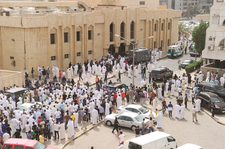 تفجير مسجد «الصادق» زاد الكويتيين تمسكاً بوحدتهم الوطنية وصلابة بوجه الإرهاب
