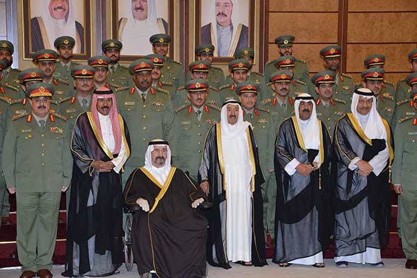 الأمير زار الرئاسة العامة للحرس الوطني لتهنئتهم بالشهر الفضيل