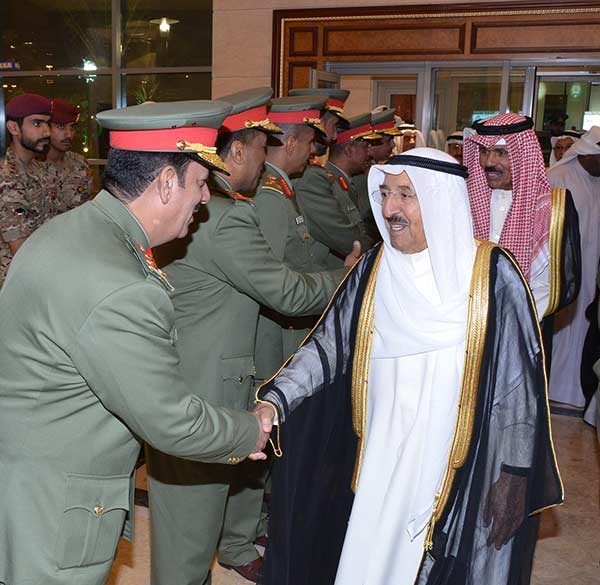 الأمير زار الرئاسة العامة للحرس الوطني لتهنئتهم بالشهر الفضيل