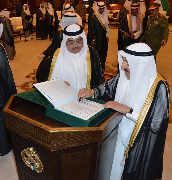 الأمير زار الرئاسة العامة للحرس الوطني لتهنئتهم بالشهر الفضيل