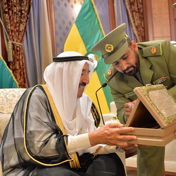 الأمير زار الرئاسة العامة للحرس الوطني لتهنئتهم بالشهر الفضيل
