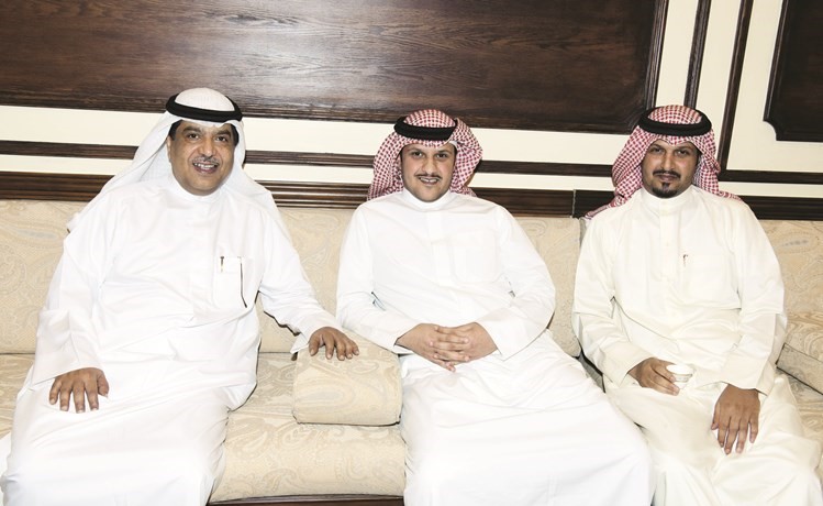 محمد المعتوق وعدد من المهنئين﻿
