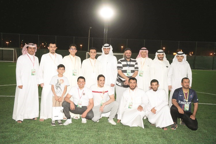 اللجنة المنظمة في لقطة جماعية	(محمد هاشم)﻿