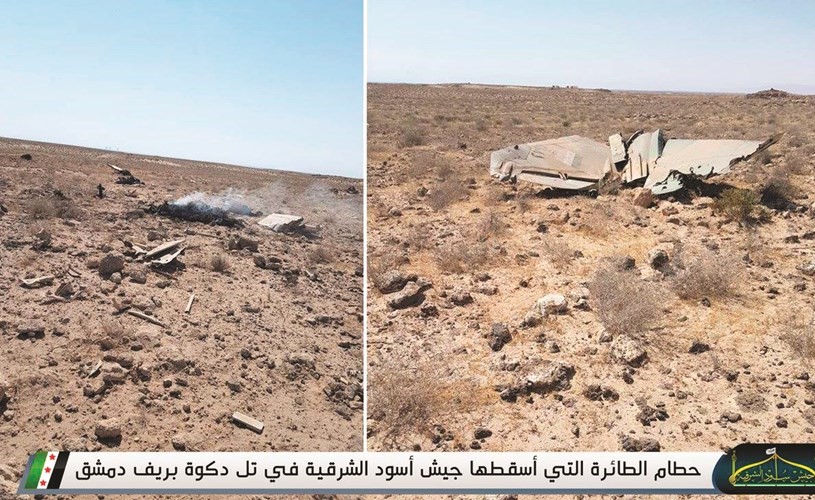 صورة مركبة تداولها ناشطون لحطام المقاتلة التي اسقطت في البادية	(انترنت)﻿