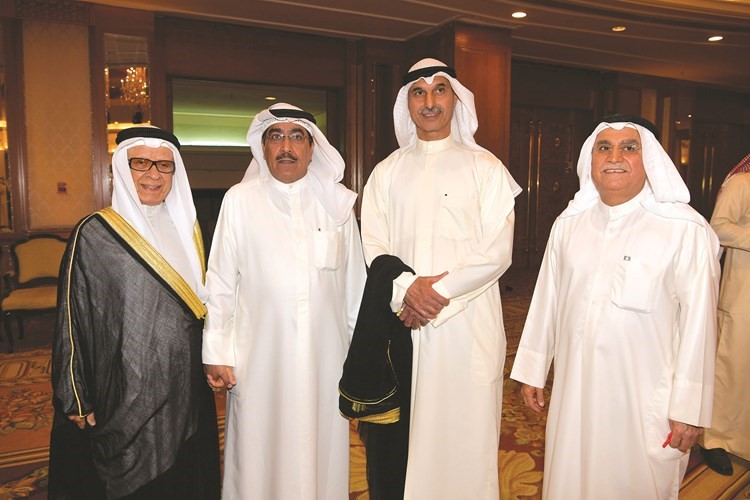 نائب رئيس التحرير الزميل عدنان الراشد متوسطا فهد المعجل والسفير مجدي الظفيري والسفير عبدالحميد العوضي﻿