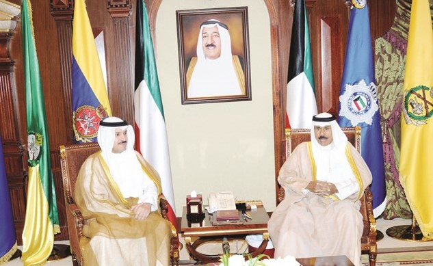 سمو ولي العهد خلال استقباله د. محمد الهاشل﻿