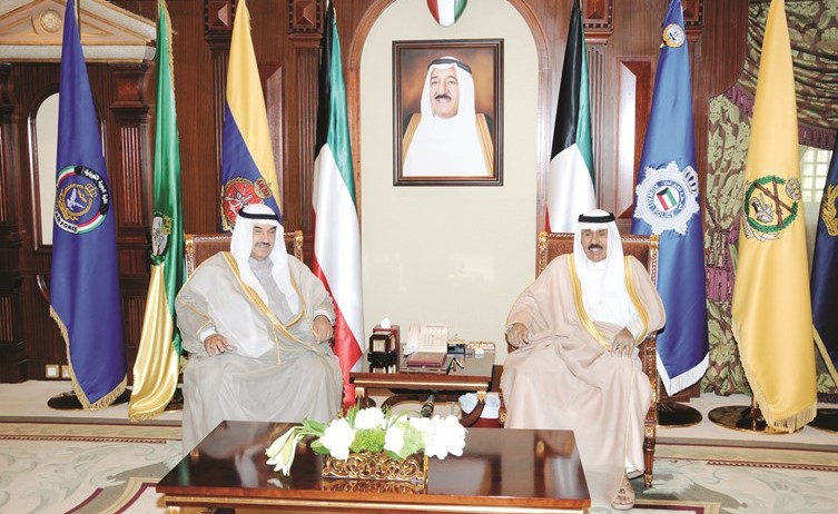 سمو ولي العهد الشيخ نواف الاحمد مستقبلا سمو الشيخ ناصر المحمد ﻿