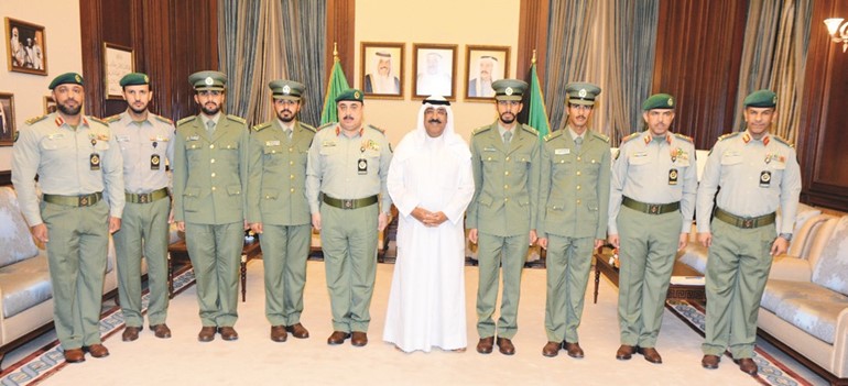 الشيخ مشعل الأحمد مستقبلا خريجي كلية الملك خالد العسكرية بحضور الفريق م. هاشم الرفاعي وعدد من قيادات الحرس الوطني﻿