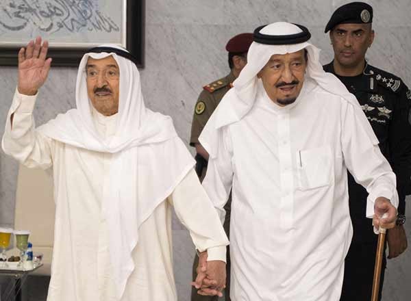 سمو أمير البلاد يغادر السعودية بعد جلسة مباحثات مع خادم الحرمين الشريفين