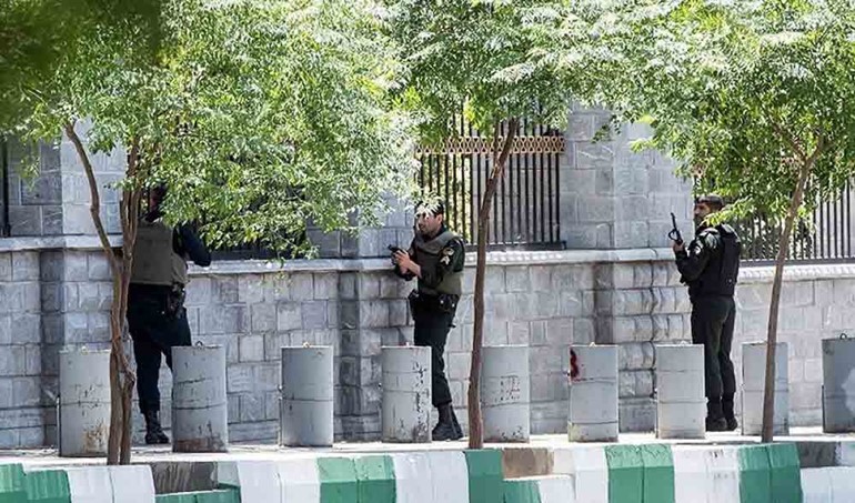 هجوم مزدوج في قلب طهران.. و«داعش» يتبنى