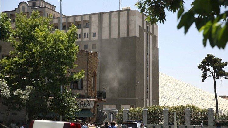 هجوم مزدوج في قلب طهران.. و«داعش» يتبنى