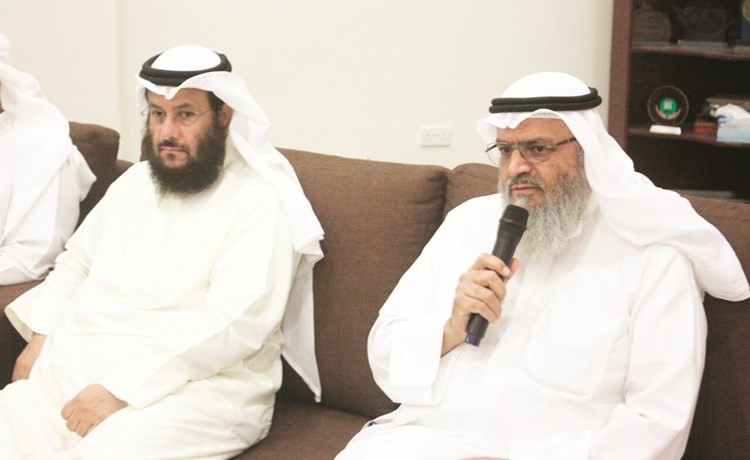 د.محمد الشرهان متحدثا خلال الغبقة الرمضانية﻿