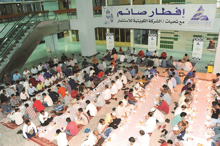 مائدة إفطار صائم﻿