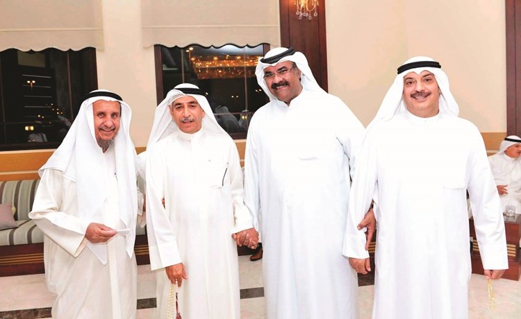 الزميل سعود السبيعي وعلي الفضالة وعادل الخرافي وعبدالله الرومي﻿