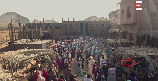 خطأ إخراجي في مسلسل "كفر دلهاب"... ومواقع التواصل تسخر: "ينفع كده؟"