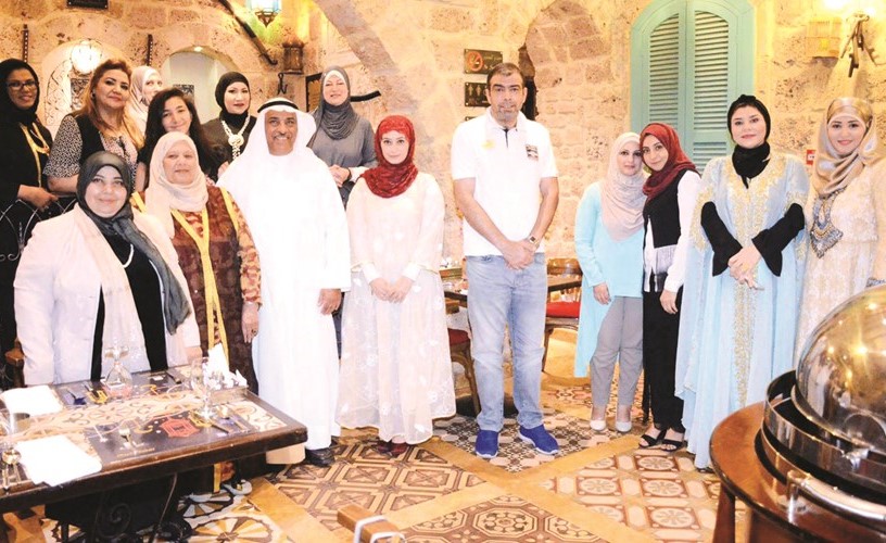 د.خالد الصالح متوسطا الحضور خلال الغبقة الرمضانية ﻿