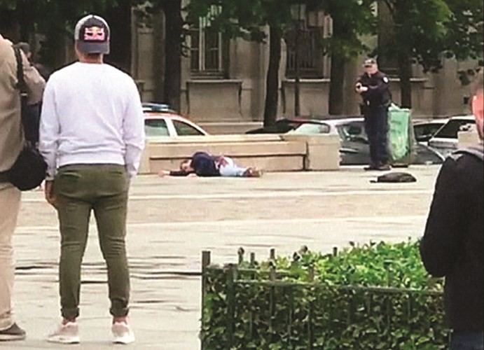 لقطة لمهاجم نوتردام عقب إصابته (رويترز)﻿
