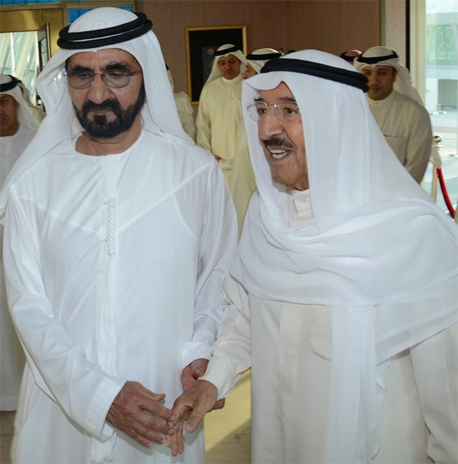 صاحب السمو الأمير البلاد الشيخ صباح الأحمد اثناء وصول سموه إلى مدينة دبي وفي استقباله أخوه صاحب السمو الشيخ محمد بن راشد آل مكتوم
