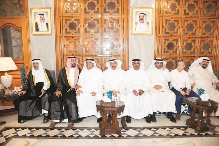 الشيخ علي الخالد مباركا﻿