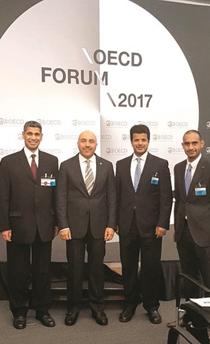 السفير سامي السليمان والوفد الكويتي المشارك في توقيع الاتفاقية	﻿